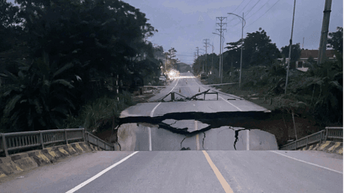 Sập cầu trên đường tránh ở Tuyên Quang