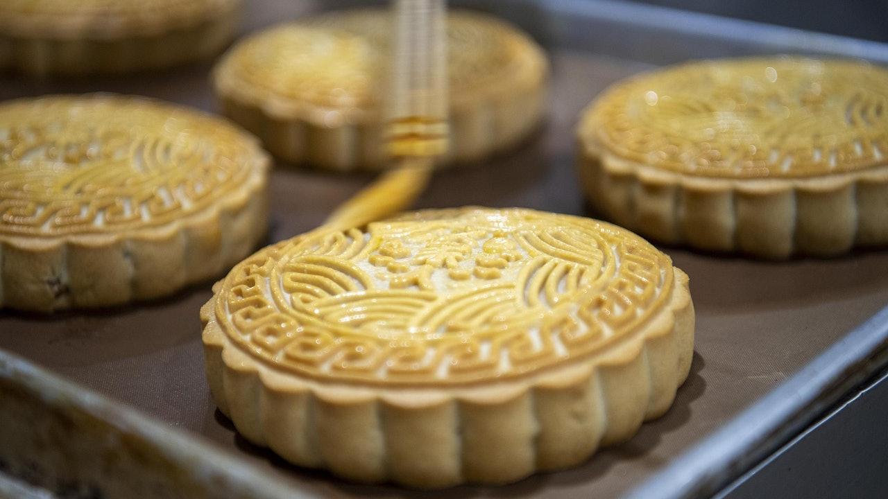 Bác bỏ tin tức “công nhân rơi vào máy làm bánh trung thu tử vong, bánh đã bán ra vài ngày mới phát hiện” rúng động Trung Quốc- Ảnh 1.